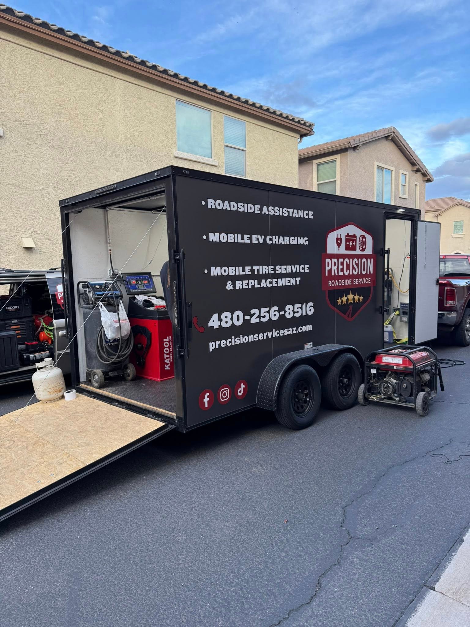 Tire trailer used for mobile fleet tire services