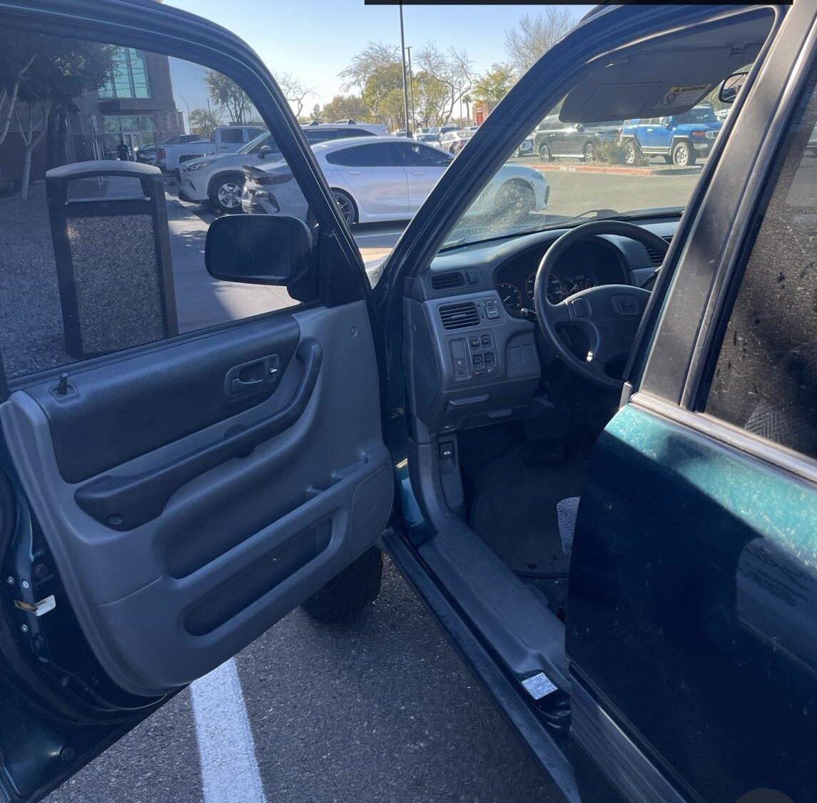 Roadside assistance vehicle lockout service in Tempe