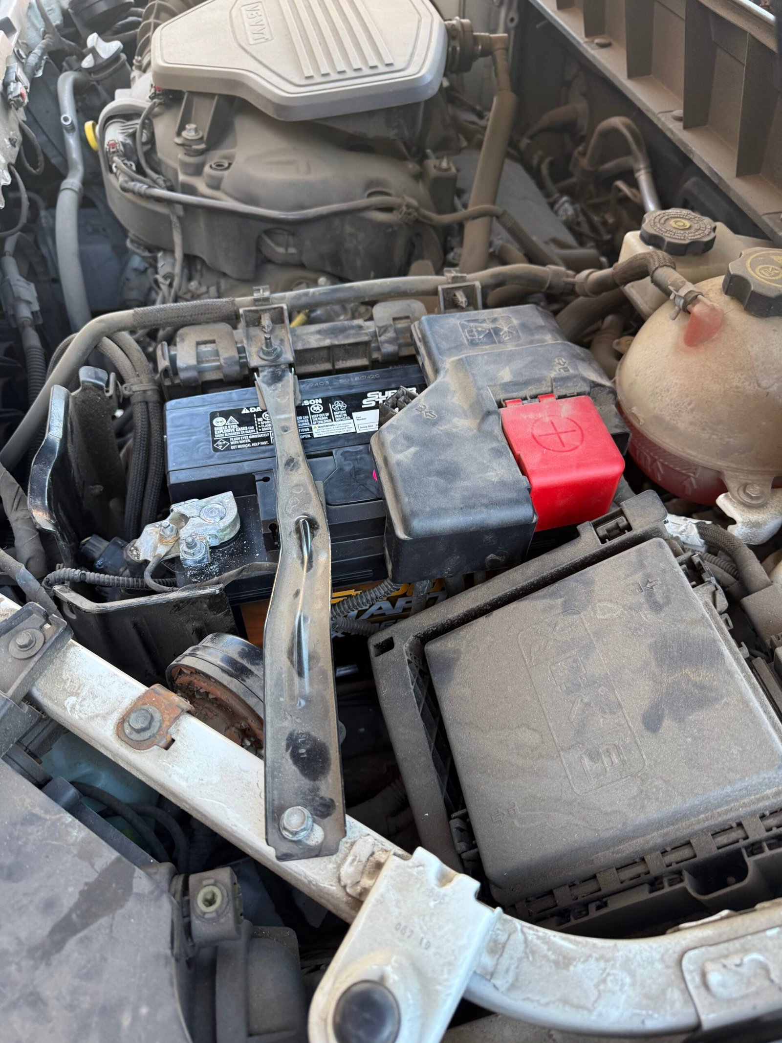 On-site car battery replacement and testing in Gold Canyon, Arizona