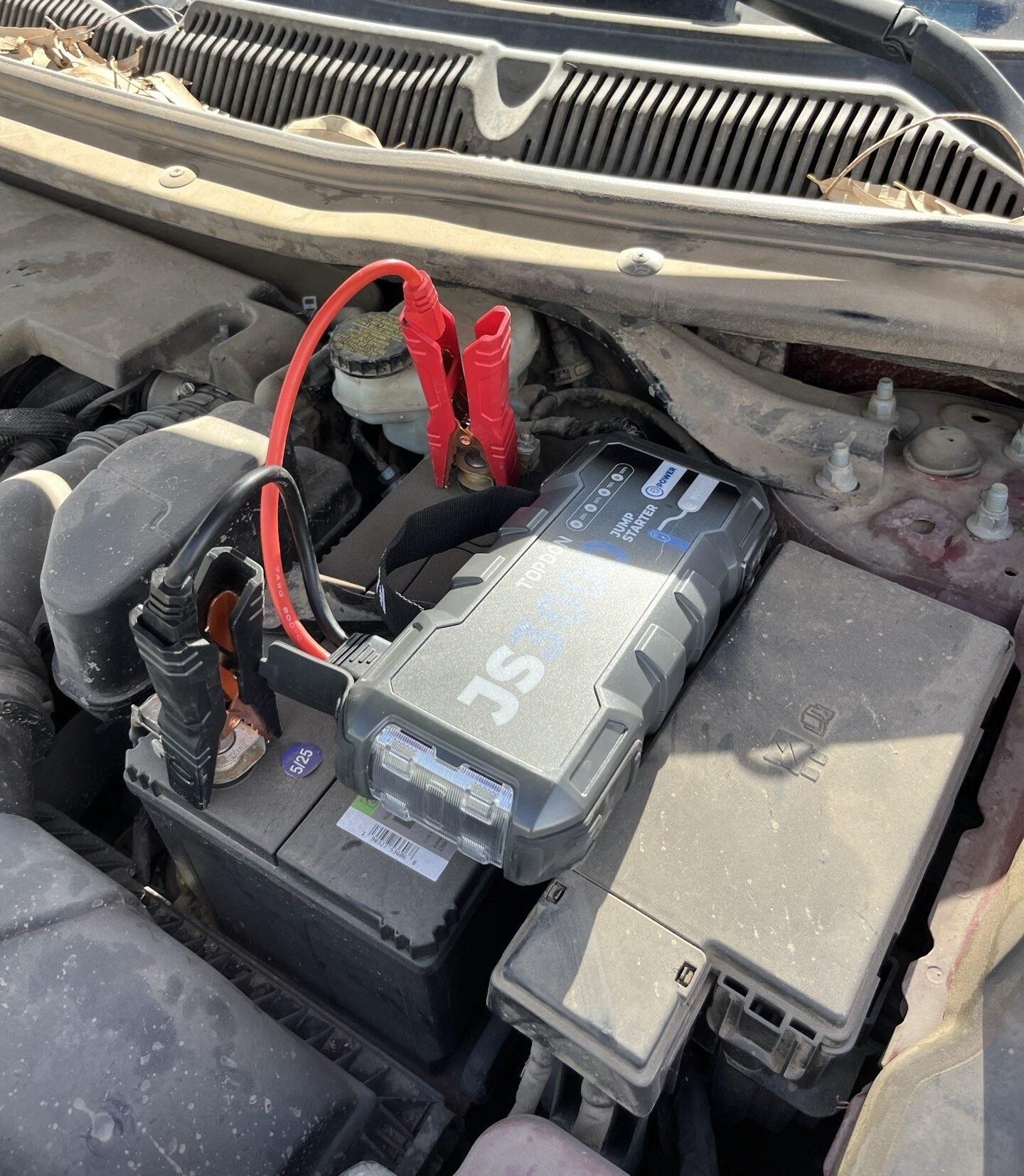 Emergency jump start service for dead car battery in Peoria AZ