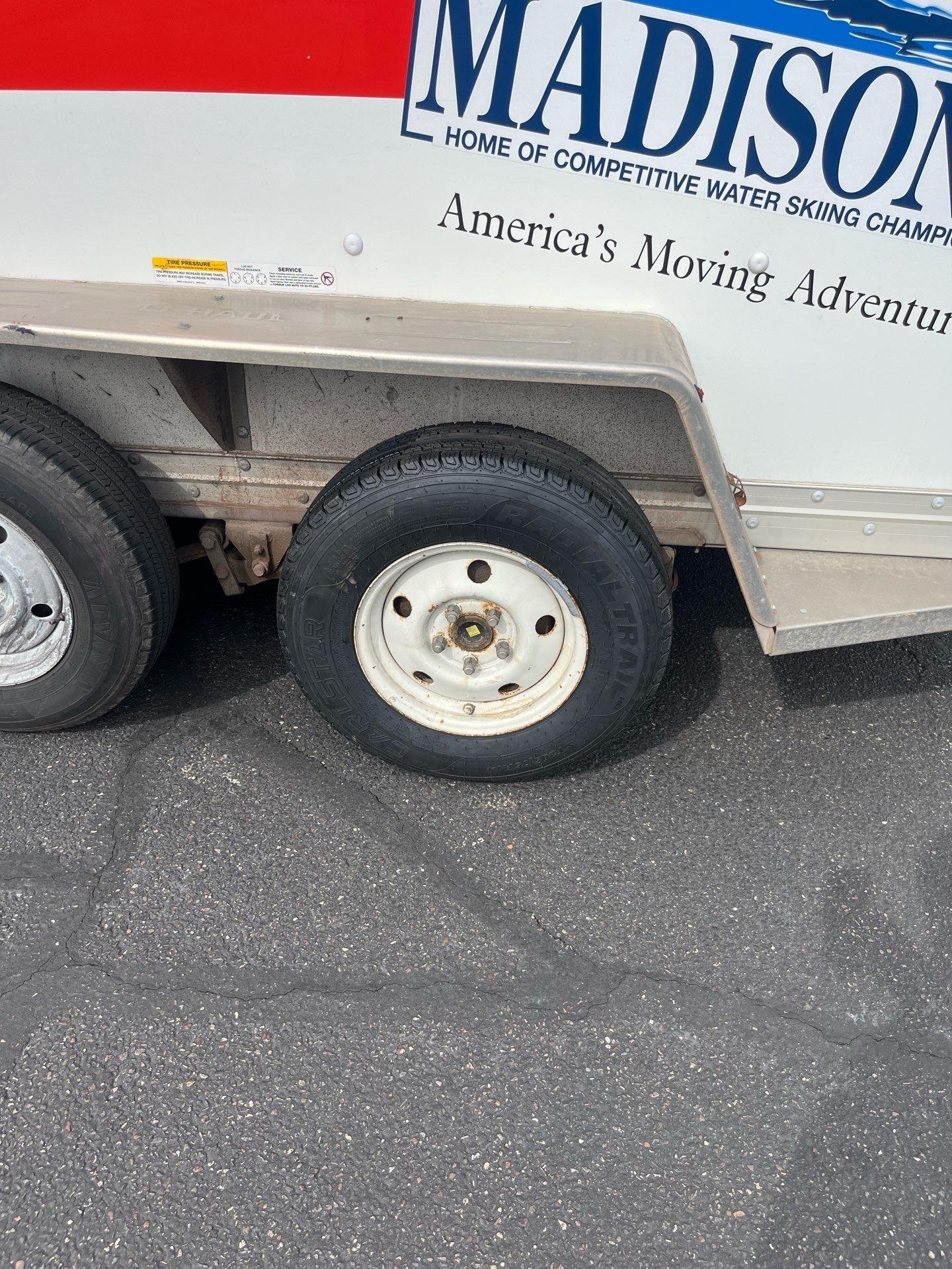 Flat tire service and spare tire change roadside assistance in Peoria AZ